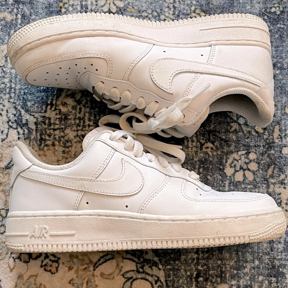 Nike Air Force 1 '07 Size 6